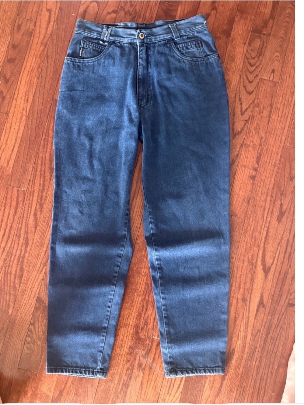 Classic Vintage Men's Dark Blue Jeans embroidered Logo on Pockets